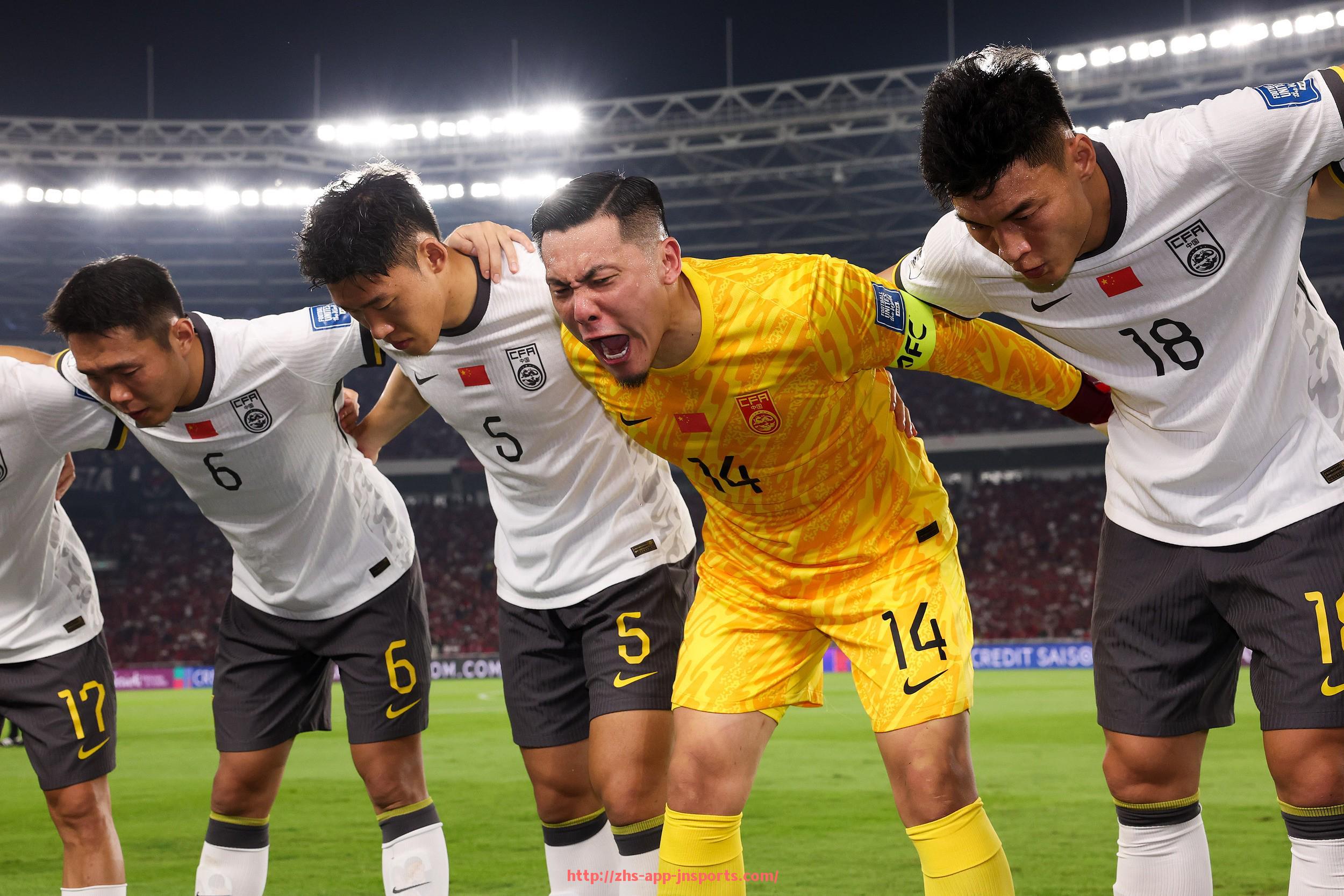 江南体育APP下载-英超神经刀球队:分析英超赛场上表现不稳定的“神经刀”球队